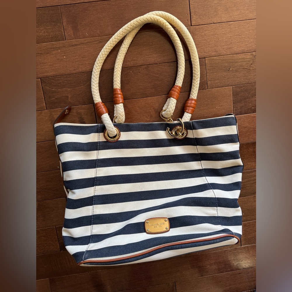 Michael Kors Carey all tote/purse. White striped Canvas Anchor Ropes bag